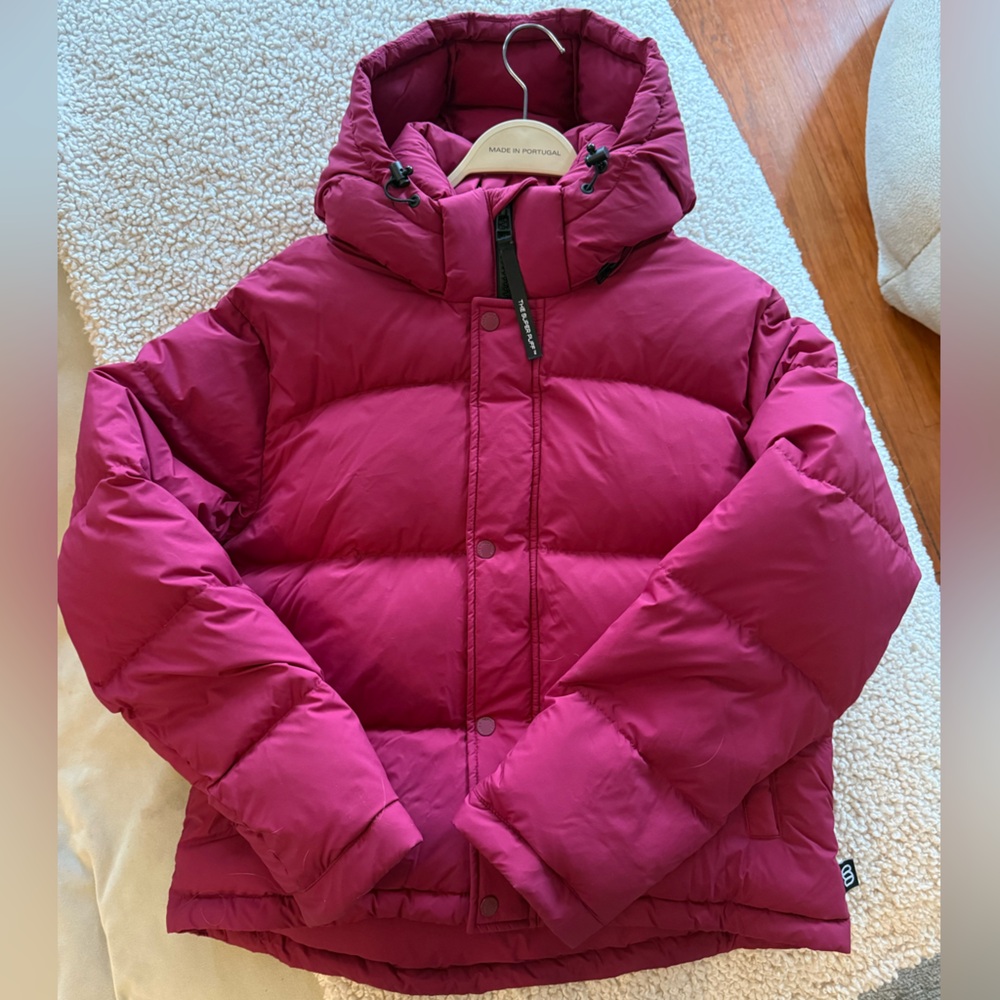 Aritzia Super Puff Shorty in Rich Ruby